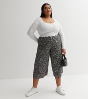 New Look Curves Black Ditsy Floral Crop Wide Leg Trousers